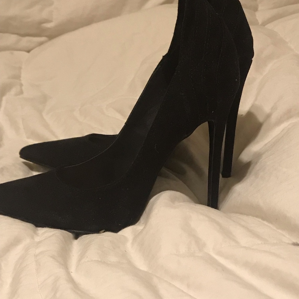 Pumps - Picture 3 of 5